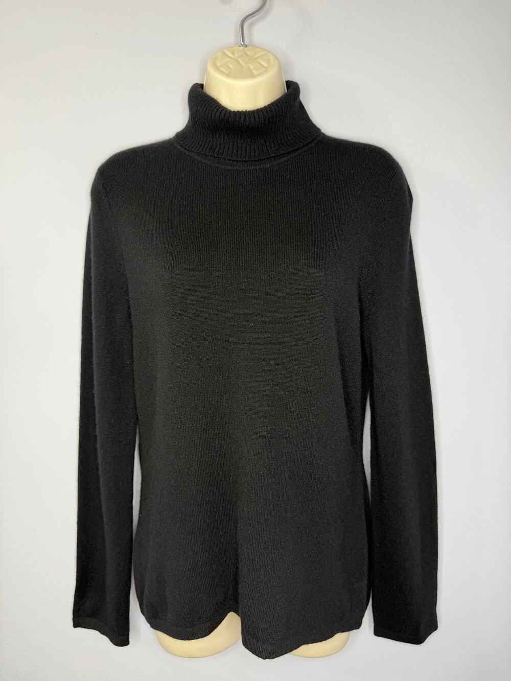 Lord & Taylor Cashmere Turtle Neck Black Sweater Pullover Soft Women's L